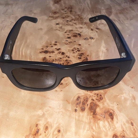 Sold out everywhere - VALLEY
'Parasitos'
51mm Sunglasses - Picture 6 of 8